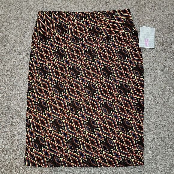 NWT Lularoe Cassie Pencil Skirt Lightweight Stretch Size M 10-12 - Picture 2 of 7